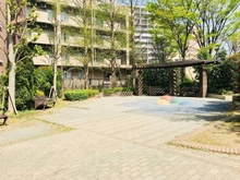 【神奈川県/横浜市都筑区仲町台】プロムナード仲町台9号棟 敷地内：プレイロット