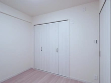 【神奈川県/横浜市磯子区森】ファミールガーデン横浜・屛風浦 洋室：約4.5帖