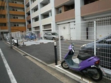 【神奈川県/横浜市南区宮元町】D’クラディア横浜マークス 駐車場