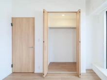 【神奈川県/横浜市泉区緑園】サン・ステージ緑園都市東の街9番館 ウォークインクローゼット