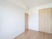 【神奈川県/横浜市泉区緑園】サン・ステージ緑園都市東の街9番館 洋室：約4.8帖