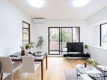 【神奈川県/横浜市泉区緑園】サン・ステージ緑園都市東の街10番館 リビング・ダイニング：※家具・調度品は物件価格に含まれません。