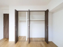 【神奈川県/横浜市泉区緑園】サン・ステージ緑園都市東の街10番館 ウォークインクローゼット