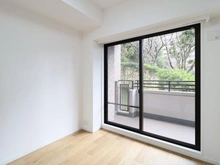 【神奈川県/横浜市泉区緑園】サン・ステージ緑園都市東の街10番館 洋室：約6帖