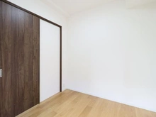 【神奈川県/横浜市泉区緑園】サン・ステージ緑園都市東の街10番館 洋室：約6帖