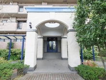 【神奈川県/横浜市泉区緑園】サン・ステージ緑園都市東の街10番館 アプローチ