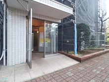 【神奈川県/横浜市都筑区葛が谷】エステ・スクエアふれあいの丘 エントランス：大規模修繕中