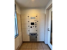 【神奈川県/横浜市旭区中白根】ナイスサンソレイユ横濱鶴ヶ峰 宅配BOX