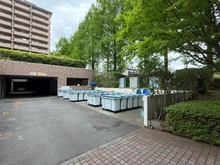 【神奈川県/横浜市泉区緑園】サン・ステージ緑園都市東の街4番館 ゴミ置場