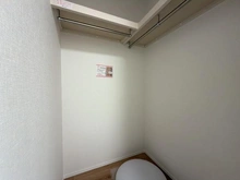 【神奈川県/横浜市神奈川区富家町】パークホームズ東神奈川ステーションアリーナ 収納：洋室(約6.0帖)のウォークインクローゼット