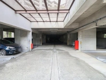 【神奈川県/横浜市泉区緑園】サン・ステージ緑園都市東の街9番館 駐車場