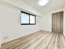 【東京都/世田谷区下馬】プレシス三軒茶屋 サービスルーム（納戸）