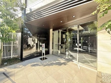 【東京都/世田谷区下馬】プレシス三軒茶屋 エントランス