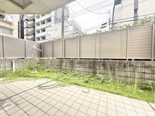 【東京都/品川区南品川】グレーシア南品川 専用庭：写真手前：テラス
