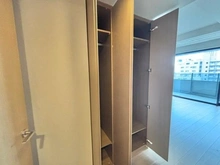 【東京都/渋谷区恵比寿南】プラウド恵比寿ヒルサイドガーデン 収納：6.9帖の洋室に隣接