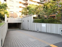 【大阪府/大阪市大正区三軒家東】ハイネスヴェルデ大正館 駐車場