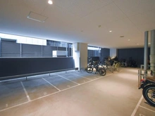 【大阪府/大阪市中央区西心斎橋】ローレルタワー心斎橋 駐輪場