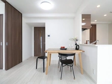 【千葉県/船橋市本中山】エクセレントシティ原木中山2ザ・プレイス リビング・ダイニング：※家具・調度品は販売価格に含まれておりません