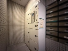 【東京都/墨田区文花】シーアイマンションあずま百樹園 宅配BOX
