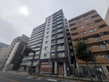 【東京都/葛飾区新小岩】ネバーランド新小岩ブライティス 外観：中央の白とグレーの建物