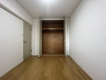 【兵庫県/伊丹市緑ケ丘】カルム伊丹緑ヶ丘 収納