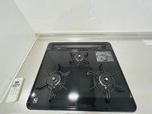 【兵庫県/尼崎市小中島】万葉ハイツ園田 キッチン：三口コンロ