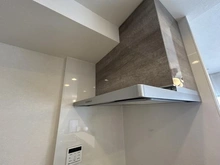 【兵庫県/伊丹市東有岡】ルネ伊丹ガーデンスクエア キッチン：レンジフード