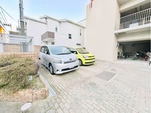 【兵庫県/尼崎市神田北通】ベレッツァ尼崎 駐車場