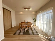 【兵庫県/伊丹市東有岡】サン伊丹駅前ハイツ B棟 リビング・ダイニング