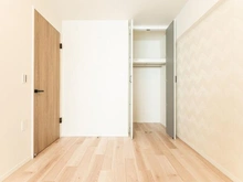 【兵庫県/西宮市甲子園九番町】ロイヤルアーク甲子園フローレス 洋室