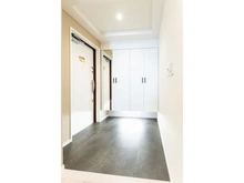 【兵庫県/西宮市甲子園九番町】ロイヤルアーク甲子園フローレス 玄関