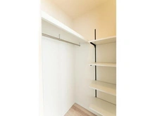 【兵庫県/西宮市甲子園九番町】ロイヤルアーク甲子園フローレス 収納