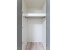 【兵庫県/西宮市甲子園九番町】ロイヤルアーク甲子園フローレス 収納