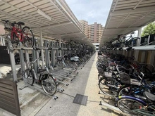 【兵庫県/西宮市甲子園九番町】ロイヤルアーク甲子園フローレス 駐輪場
