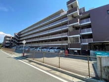 【兵庫県/西宮市南甲子園】クレヴィア甲子園 駐車場