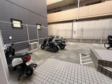 【兵庫県/伊丹市西台】プロシード伊丹駅前 駐輪場：バイク置き場