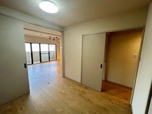 【兵庫県/伊丹市行基町】ロイヤルシャトー伊丹行基 洋室