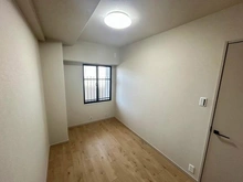【兵庫県/伊丹市行基町】ロイヤルシャトー伊丹行基 洋室