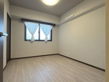 【兵庫県/宝塚市栄町】アールグラン宝塚 洋室