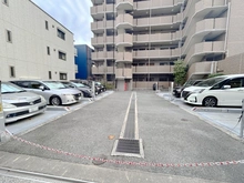 【兵庫県/尼崎市上坂部】ファミール塚口公園前 駐車場