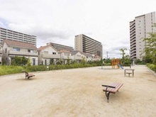【兵庫県/尼崎市上坂部】プラウドシティ塚口マークフォレスト B棟 上坂部一丁目公園（現地より約70m）