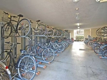 【千葉県/千葉市中央区問屋町】ゼファー千葉みなとエスパーレ 駐輪場