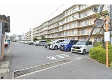 【千葉県/千葉市美浜区磯辺】海浜コートビレジ 2号棟 駐車場