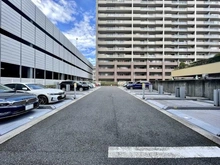 【千葉県/千葉市中央区千葉港】千葉みなとパークハウス壱番館 駐車場