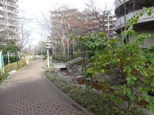 【千葉県/千葉市花見川区瑞穂】ガーデンプラザ新検見川 21番館 敷地内：遊歩道