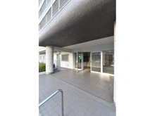 【千葉県/習志野市谷津】ソフトタウン谷津遊園 2号棟 エントランス