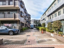 【千葉県/千葉市花見川区宮野木台】ナイスアーバン稲毛 アプローチ