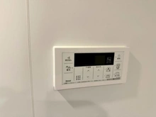 【千葉県/千葉市中央区東千葉】ハイラーク千葉 浴室：給湯操作パネル