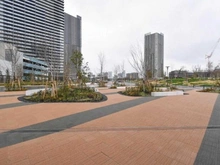 【千葉県/千葉市美浜区若葉】幕張ベイパークライズゲートタワー 敷地内