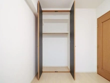 【千葉県/千葉市中央区末広】ヴェラハイツ青葉の森公園 洋室